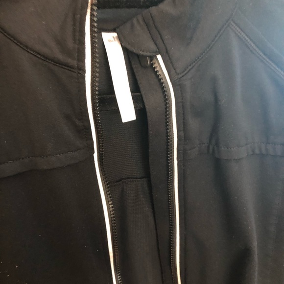 Fabletics Jogging Jacket - Picture 7 of 7